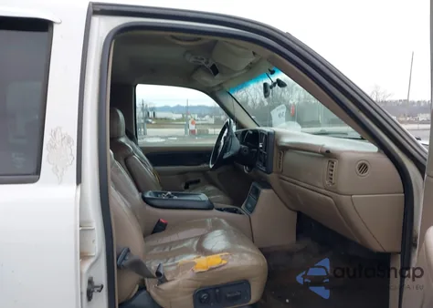 2002 Chevrolet Avalanche 1500 из США, поврежденный, VIN 3GNEK13T32G108744